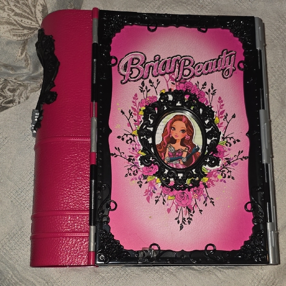 Mattel Briar Beauty Ever After High Pink and Black Book Playset